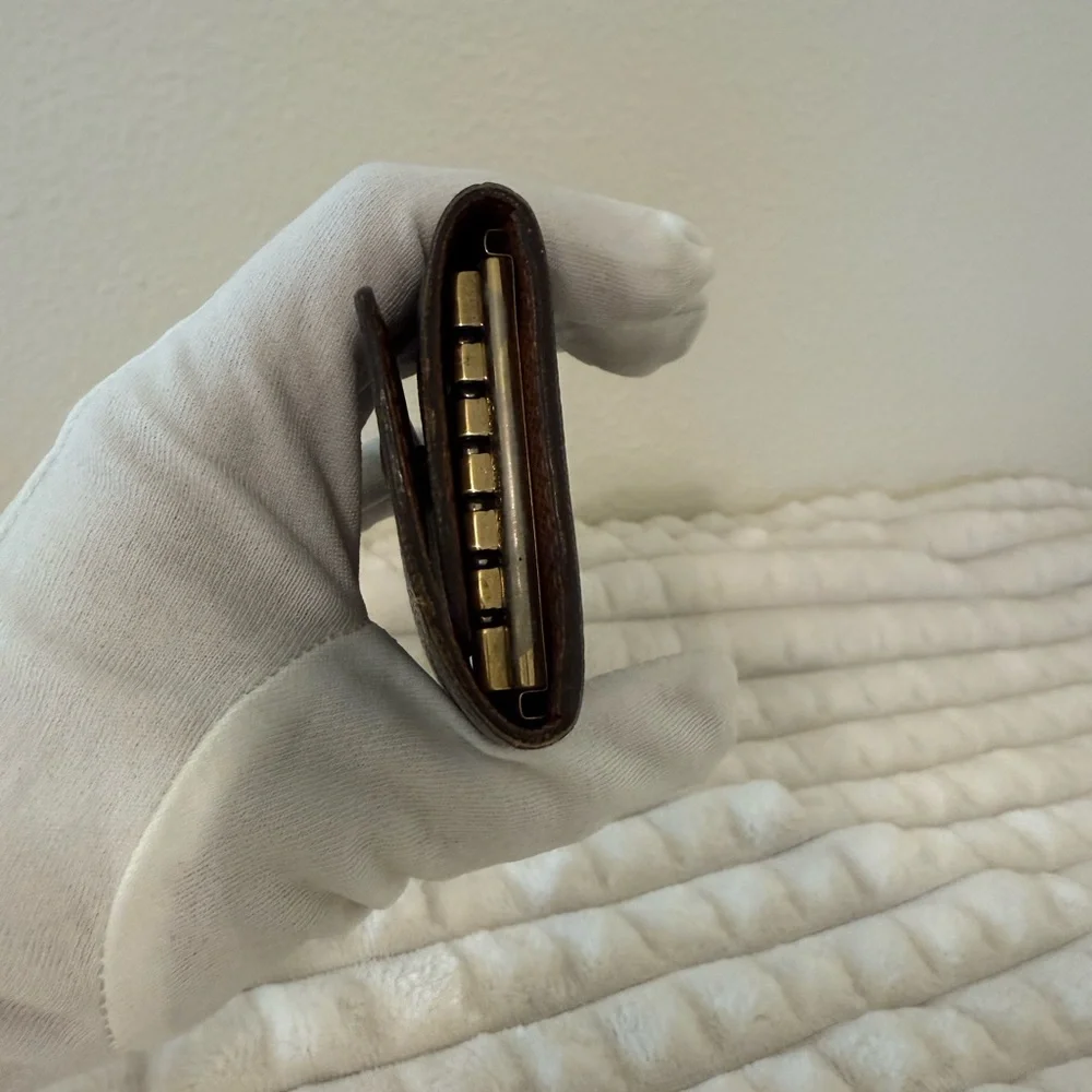 Louis Vuitton monogram 6 key holder - Picture 7 of 8